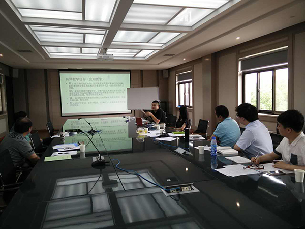 外国语学院召开本学期最后一次例会